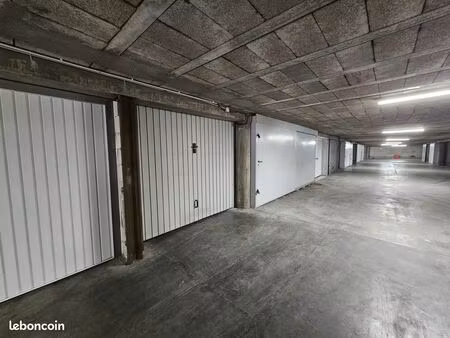 parking/box 1 pièce 13 m²