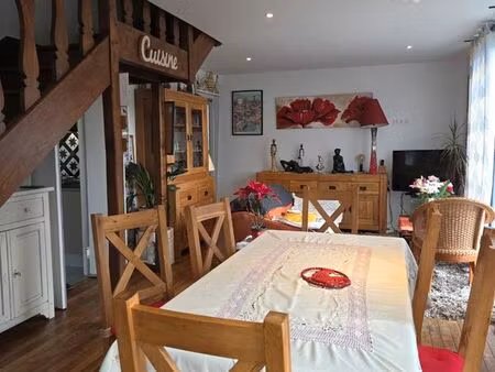 maison à louer à brehal centre ville