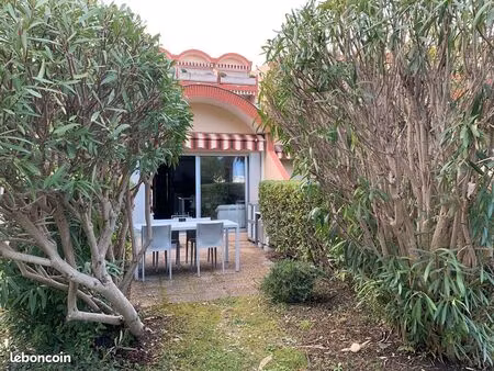 maison jumelée 2p piscines-tennis- gardien