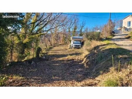 terrain constructible 1000 m²-possibilité construire 120 m2-plat-calme-vue panoramique sur