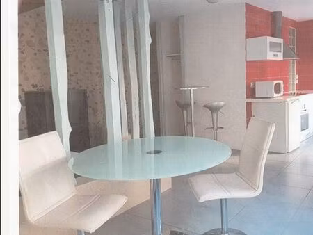 studio entierement meuble