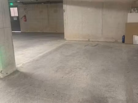 place de parking en sous sol