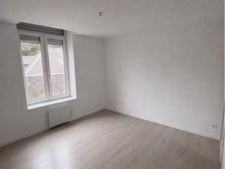 ? t2 rénové – 38 m² – disponible 1er avril