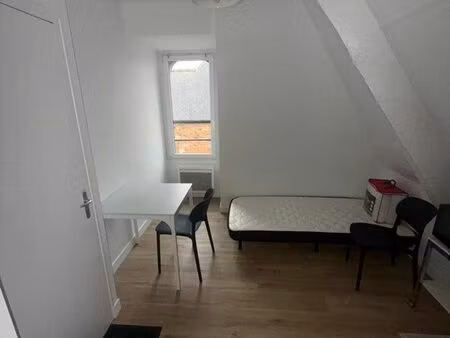 à louer – appartement meublé et situé centre de saint-méen-le-grand