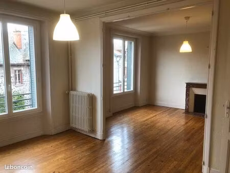 appartement 4 pièces  82 m2  avenue de la république