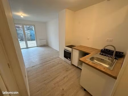 meublé t2 38m2 proche centre ville avec exterieur