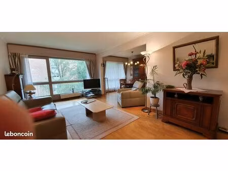 grand f4 avec vue sur l'hippodrome