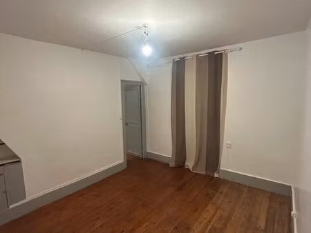 appartement f2  montereau entre centre et gare  proche hôpital  55 minutes paris gare de l