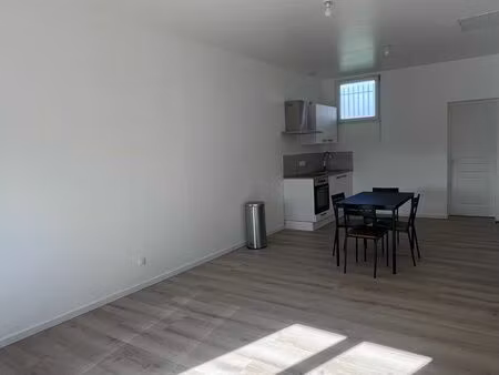 appartement t2 meublé de 48 m² en rdc