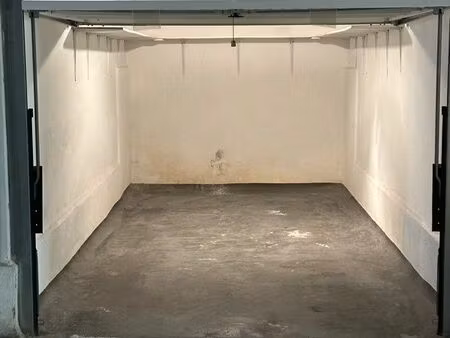 garage sous sol résidence sécurisée avec gardien