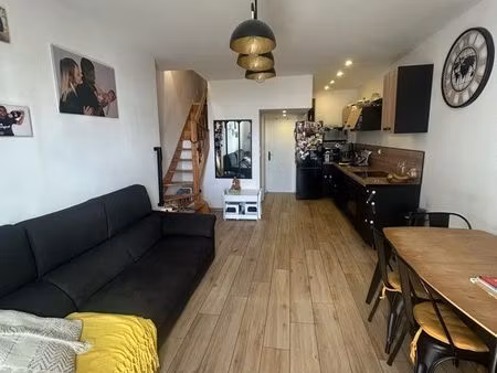 appartement t3 dans une maison de ville