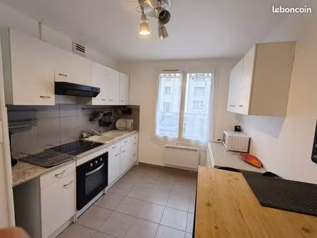 t2 tout équipé dans résidence calme