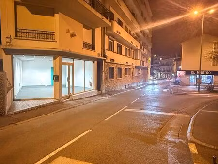 cannes – local commercial 61 m² – emplacement visible – disponible immédiatement