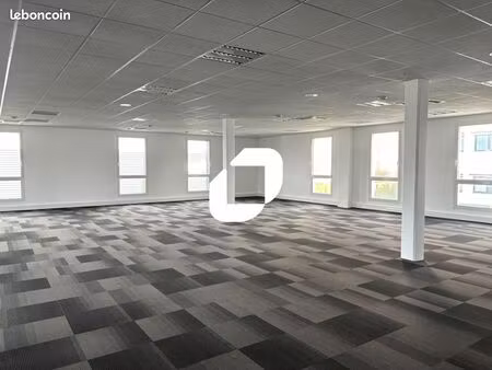 bureau 2 126 m²