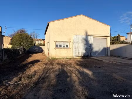 local 120 m2 avec terrain