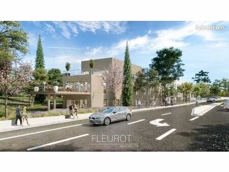 local bureaux 101 m²