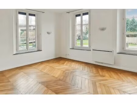 location appartement  m² t-2 à les ageux  680 €