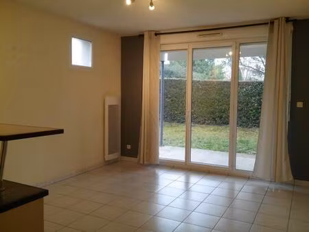 location appartement 2 pièces 40 m² à la lande-de-fronsac (33240)