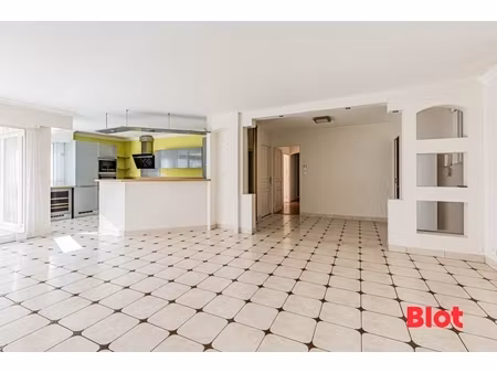 spacieux appartement t4 de 107m² avec terrasse  garage double et cave – quartier bastille