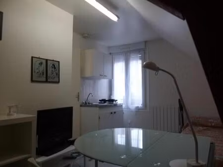 location appartement 1 pièce 21 m² à reims (51100)