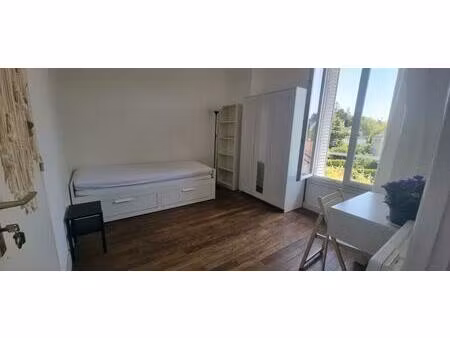 location appartement 1 pièce 21 m² à saint-germain-en-laye (78100)