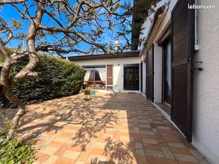 pavillon 8 pièces 175 m²