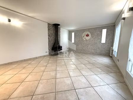 maison individuelle - 6 pièces - 213 m2.