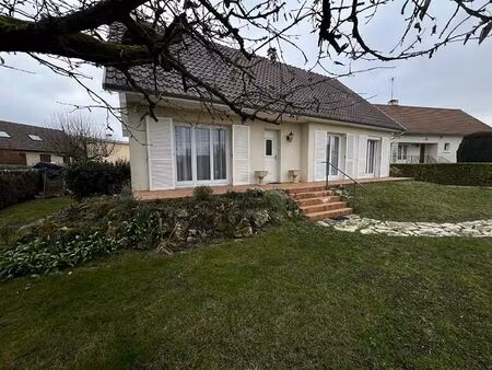 pavillon indépendant vivable de plain pied sur sous sol total  5 chambres jardin 660 m²