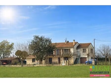 brens 81600  propriété de 210 m² avec deux habitations  piscine et garage