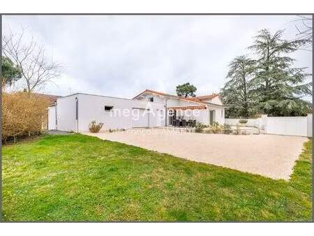 maison plain-pied 3 chambres proche centre village