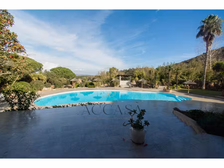 résidence hôtelière palombaggia  18 logements et piscine