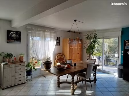 villa 140 m² / 5 chambres / piscine couverte