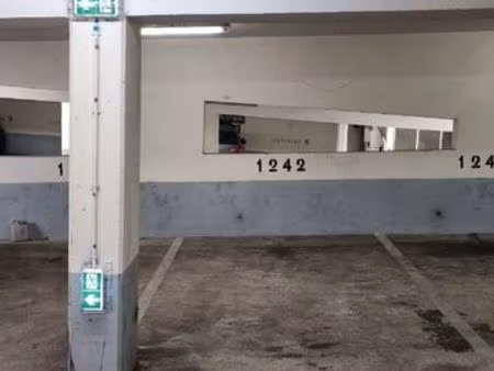 place de parking créteil village