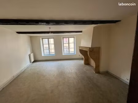 a louer appartement t3 (02 chambres) au 2ème 395 hc  centre-ville sedan