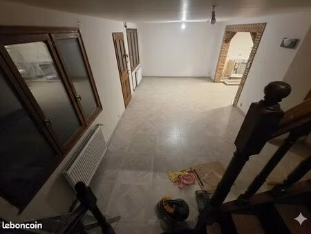 maison meublée à louer (encore en travaux)