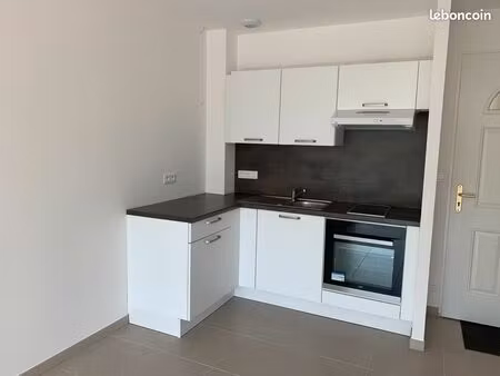 t2 de 43 m² avec grande terrasse logement pls soumis à conditions de ressouces