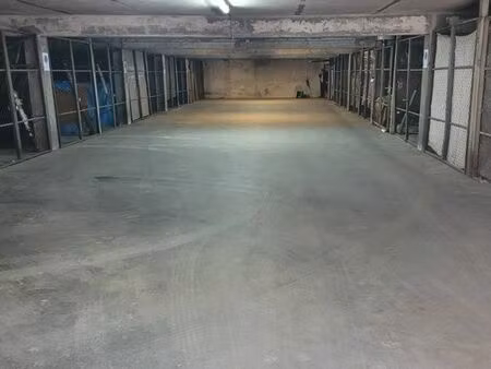 loue garage 12m2 fermé par clef et sécurisé proche gare et centre-ville