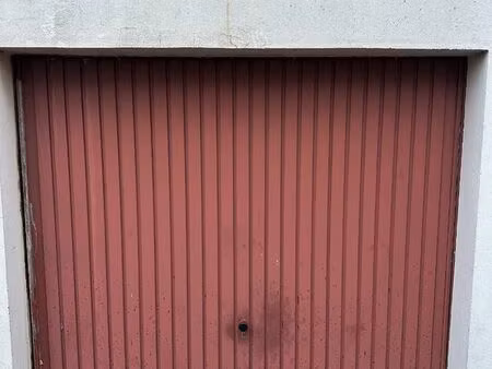 parking garage fermé