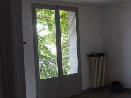 loue f2 + garage centre ville valence