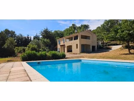 maison unifamilialle ou deux appartements indépendants