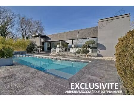 vente villa 6 pièces 222 m2 à la tour-du-pin