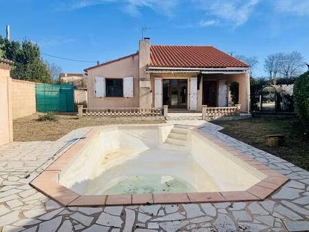 villa t4 de plain-pied avec jardin et piscine
