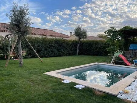 villa de plain pied 4 chambres jardin piscine dans le village