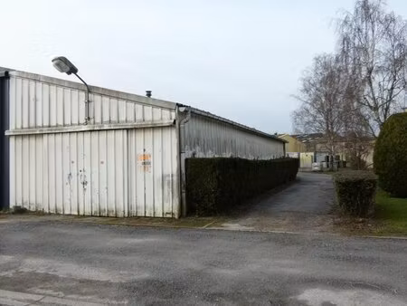 à louer local commercial 120 m² – 830 € |armbouts-cappel