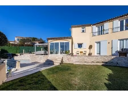 corniche des oliviers  superbe villa avec piscine  grand garage et vue mer panoramique