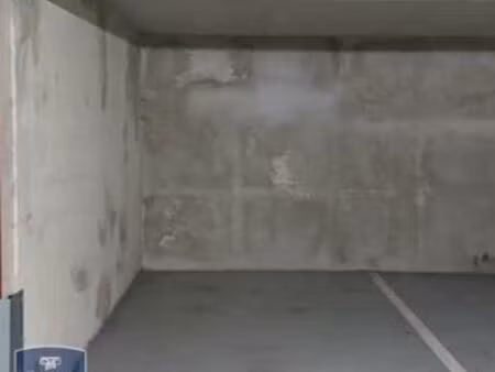 location parking ville la grand 74100