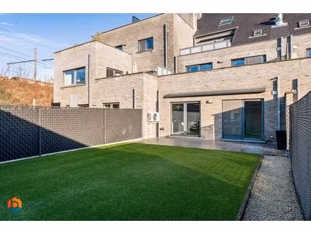 instapklaar gelijkvloers appartement met 2slpkrs en tuin