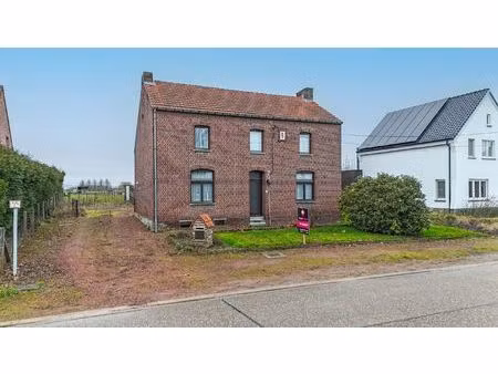 landelijk gelegen te renoveren hoeve op ruim perceel!