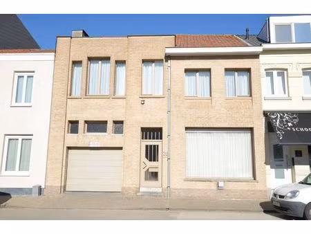 ruim woonhuis met garage en zonnige tuin