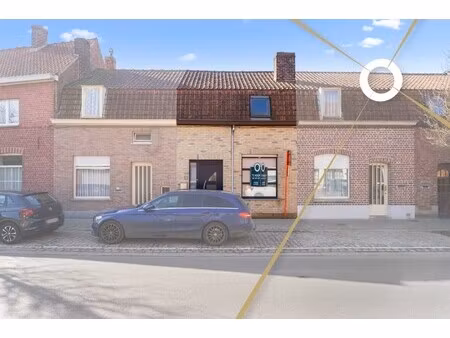 praktische woning met 2 slaapkamers en uitgestrekte tuin in het rustige wijtschate